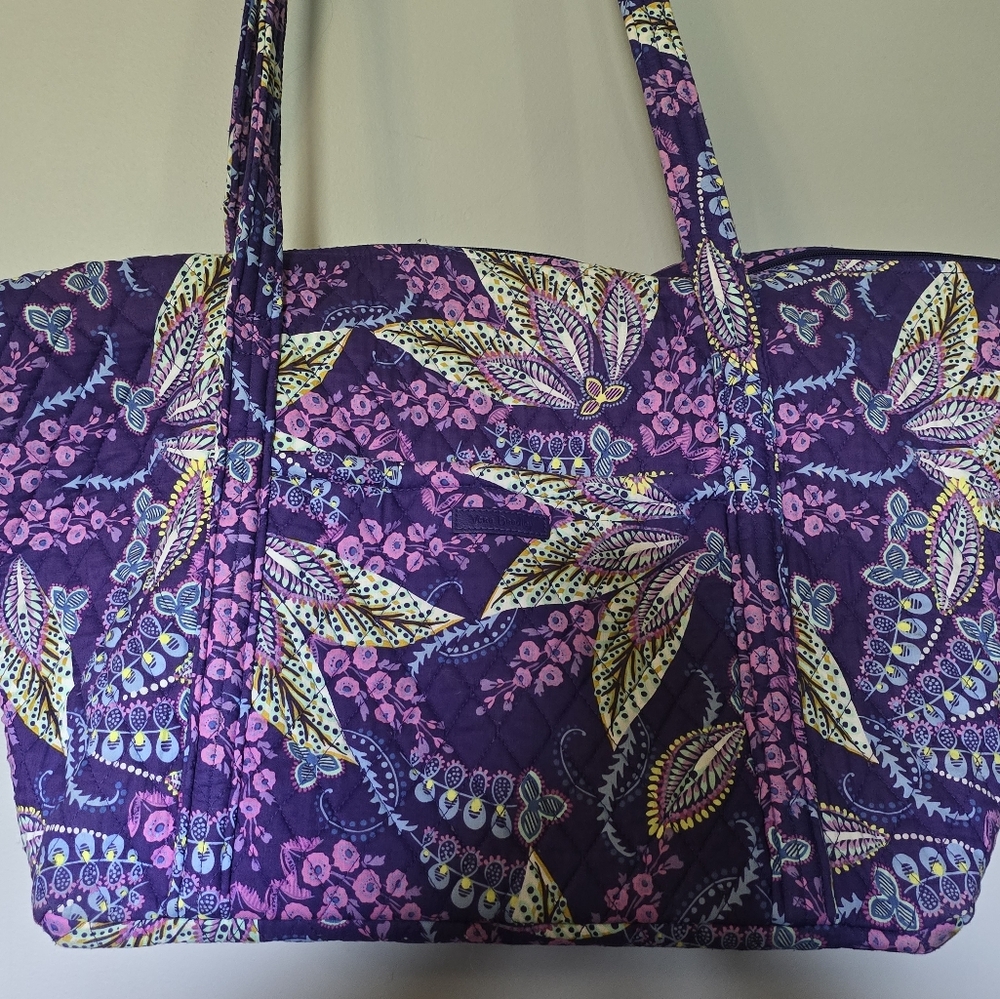 Floral Quilted Vera Bradley Batik Leaves Tote Bag, Over Luggage Handle As Well - Picture 2 of 8